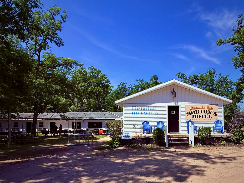 Morton’s Motel